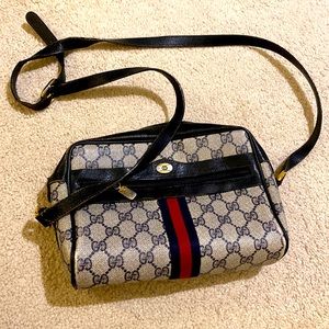 Used Gucci Cross body purse